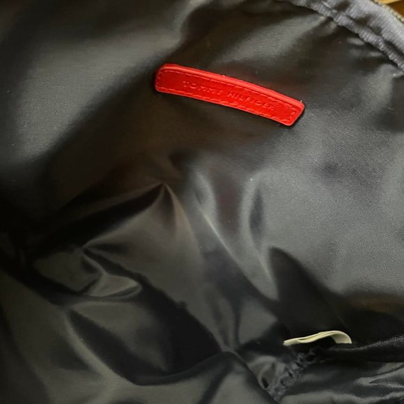 Tommy Hilfiger Make-Up Bags - Picture 6 of 7